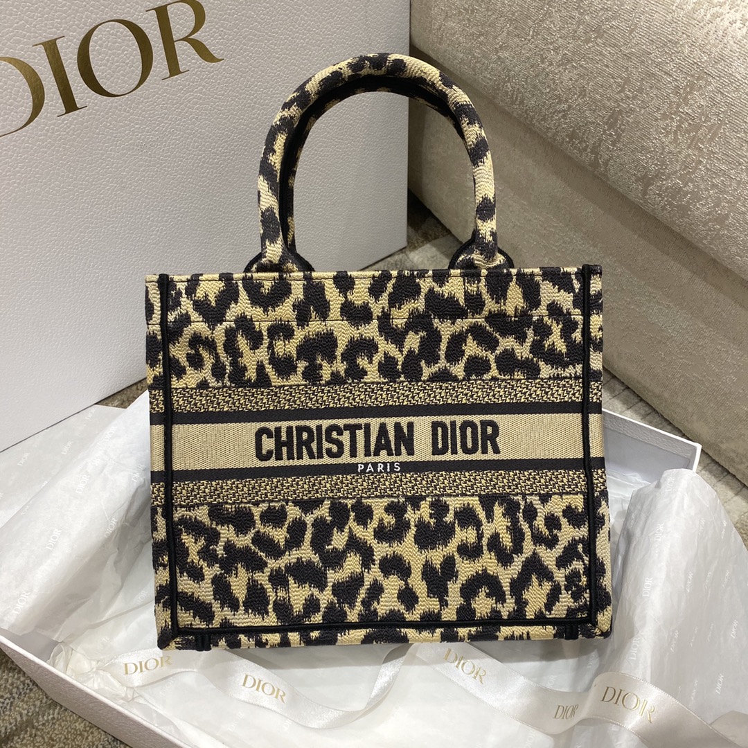 Small Tote with Classic Leopard Embroidery, Size: 26*8*22cm  