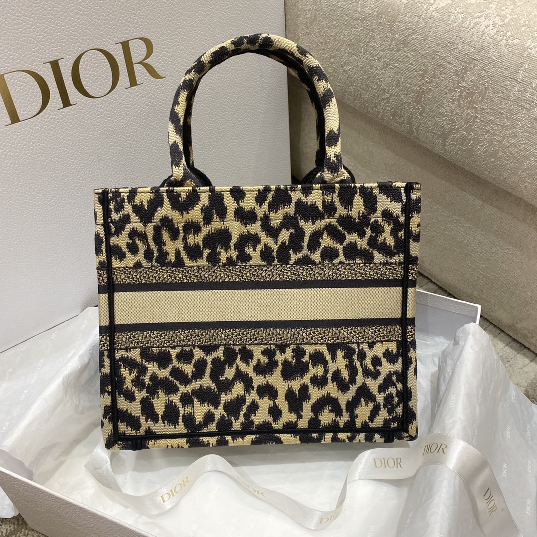 Small Tote with Classic Leopard Embroidery, Size: 26*8*22cm  