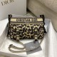 Small Messenger Bag with Classic Leopard Print, Size: 23*8*15cm  