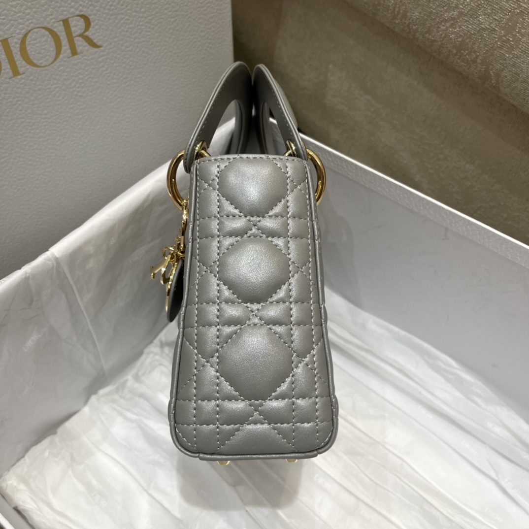 Lady Dior: 3-grid, Size: 17*8*14cm  