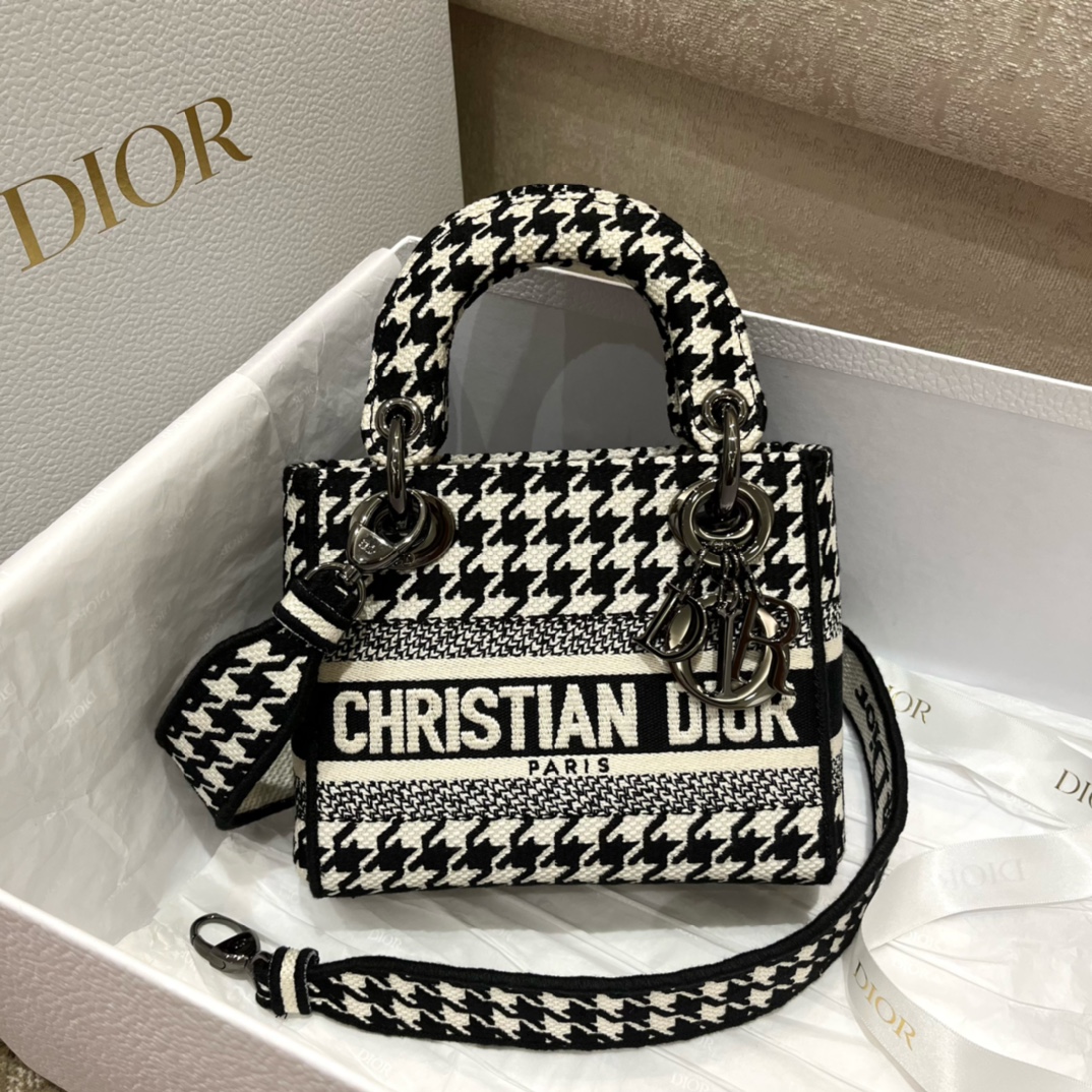 Lady Dior Aviary Series, Size: 17*7*15cm  