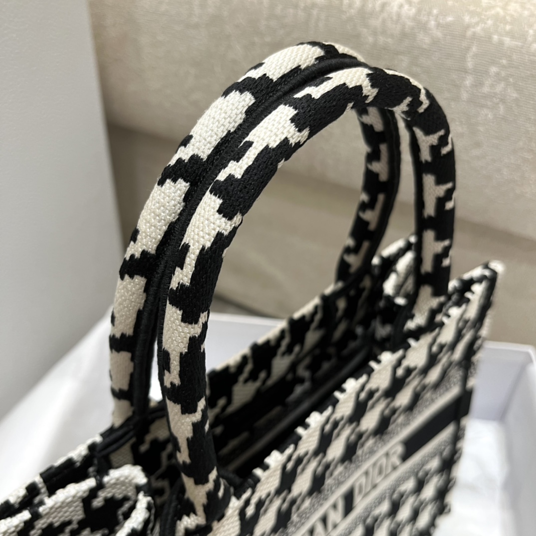 Small Black and White Houndstooth Tote, Size: 26*8*22cm  