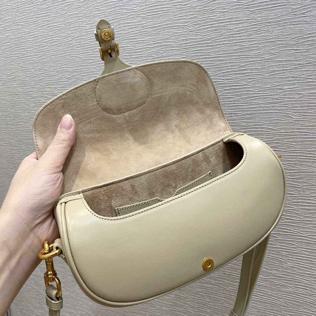 Bobby Series Crossbody Bag, Small Cowhide, Size: 21*5*12cm  