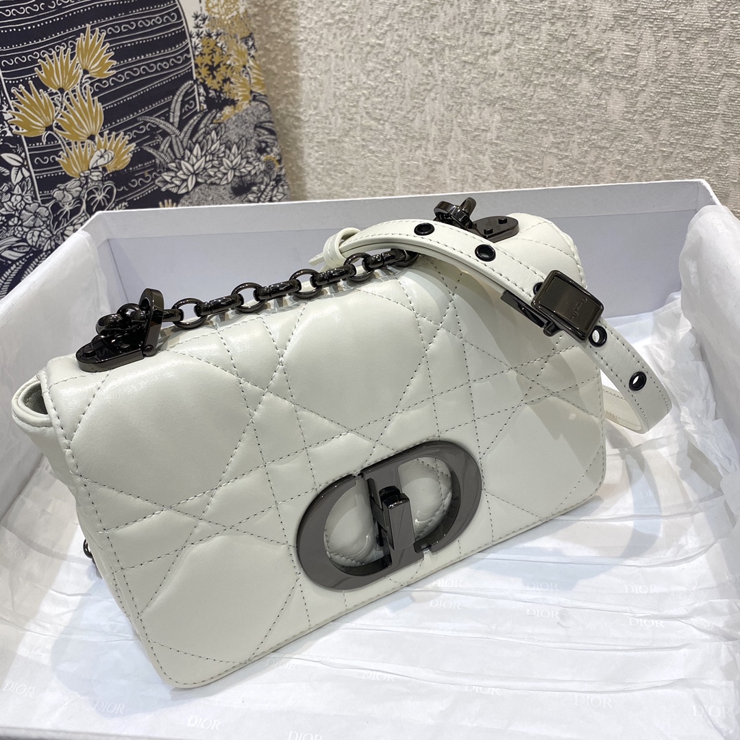 Caro Puffy Bag, Classic Diamond Pattern, Small Cowhide, Small Size: 20*12*7cm  