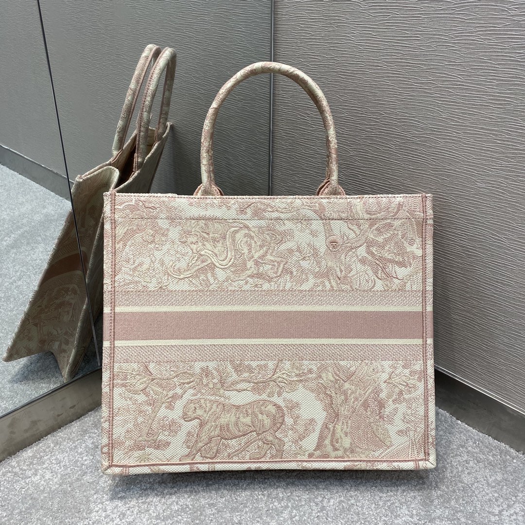 Tote Tiger Embroidery, Exquisite Tiger Jungle Embroidery, Size: 42*18*35cm  