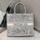 Tote Tiger Embroidery, Size: 42*18*35cm  