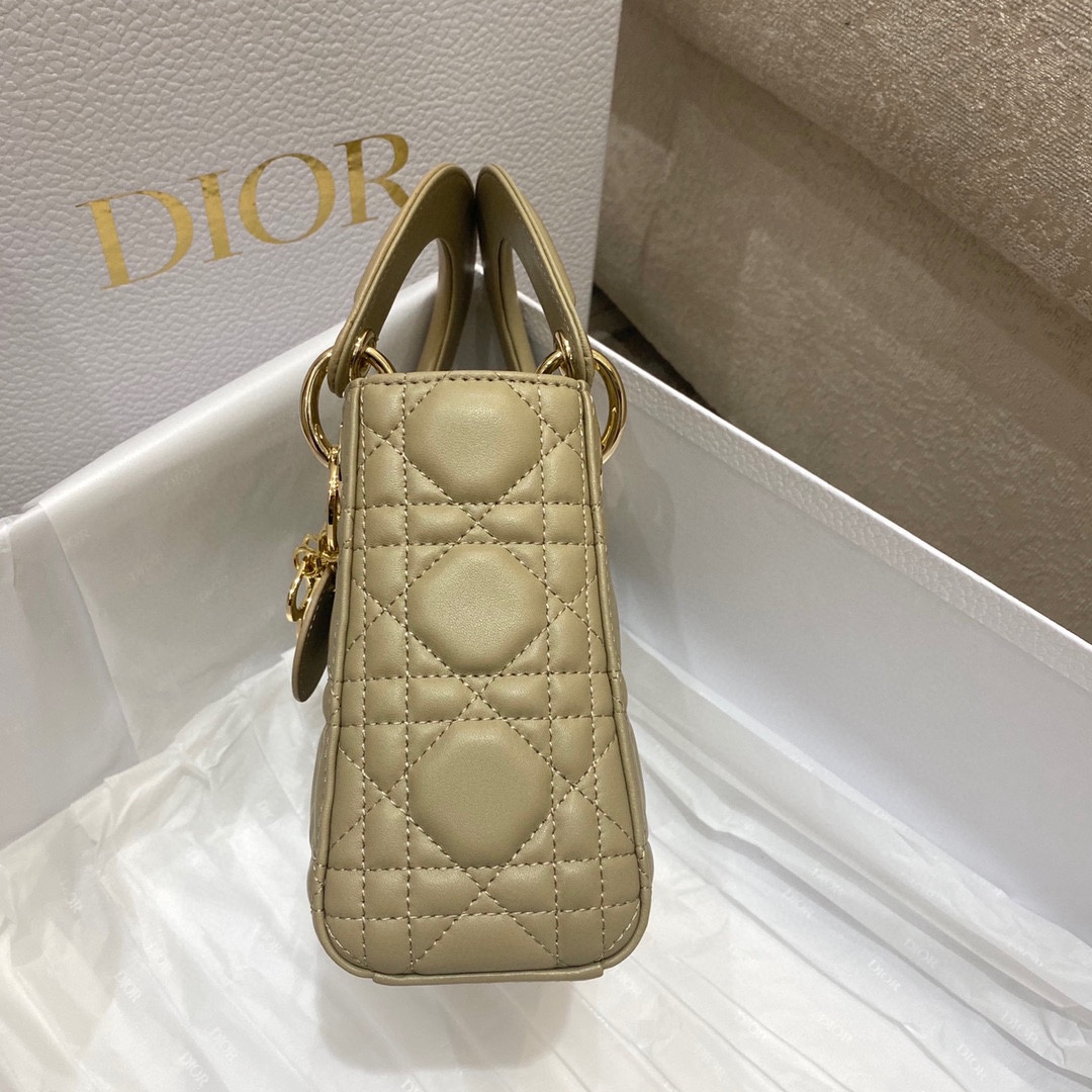 Cream Apricot Classic Lady Diana Bag, Sheepskin Leather, Size: 17cm