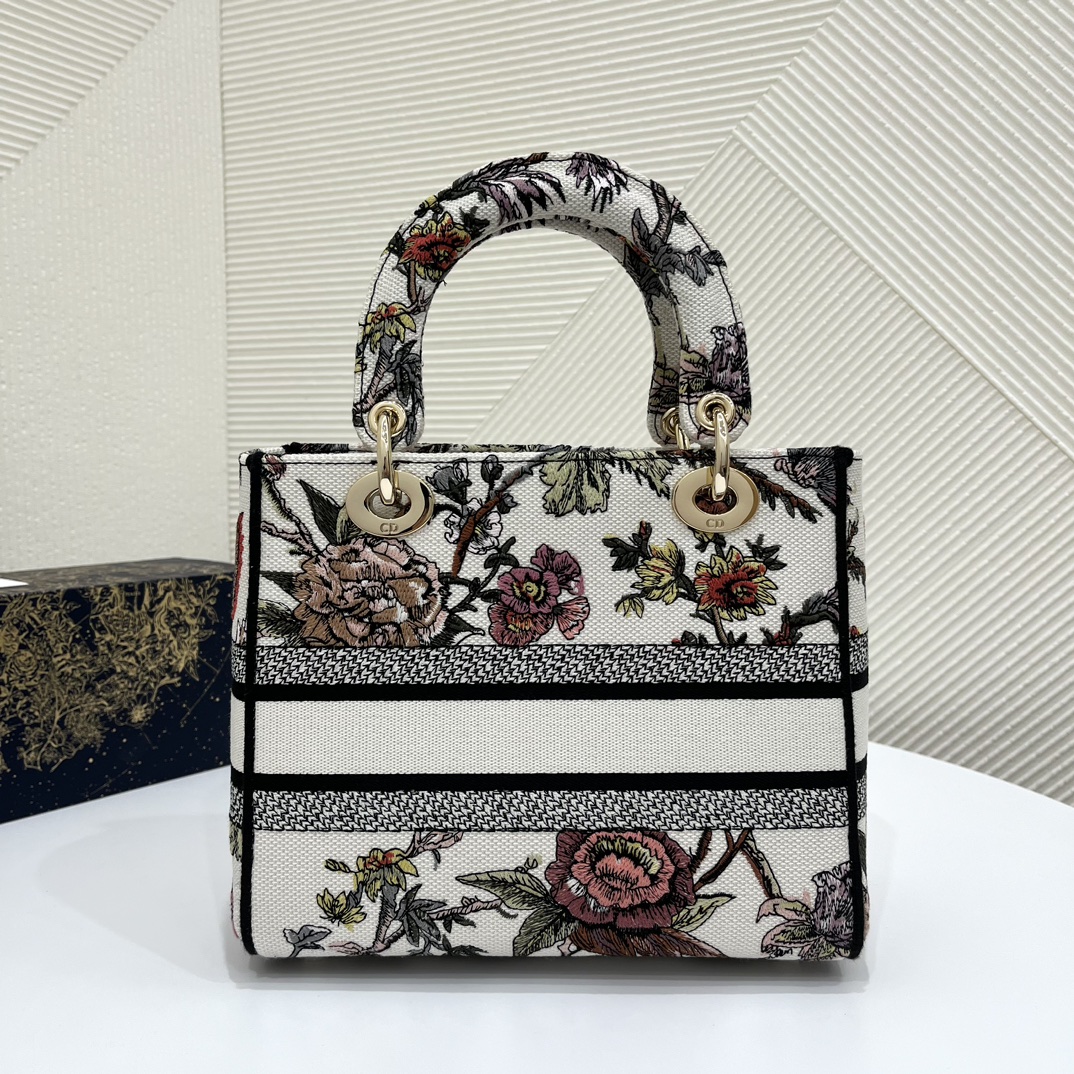 Lady's Latest Autumn-Winter Embroidered Series, Floral Embroidery, Size: 24*11*20cm