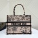 Medium Size, Latest Autumn-Winter Tote Series, Romantic Floral Pattern, Size: 36*18*28cm