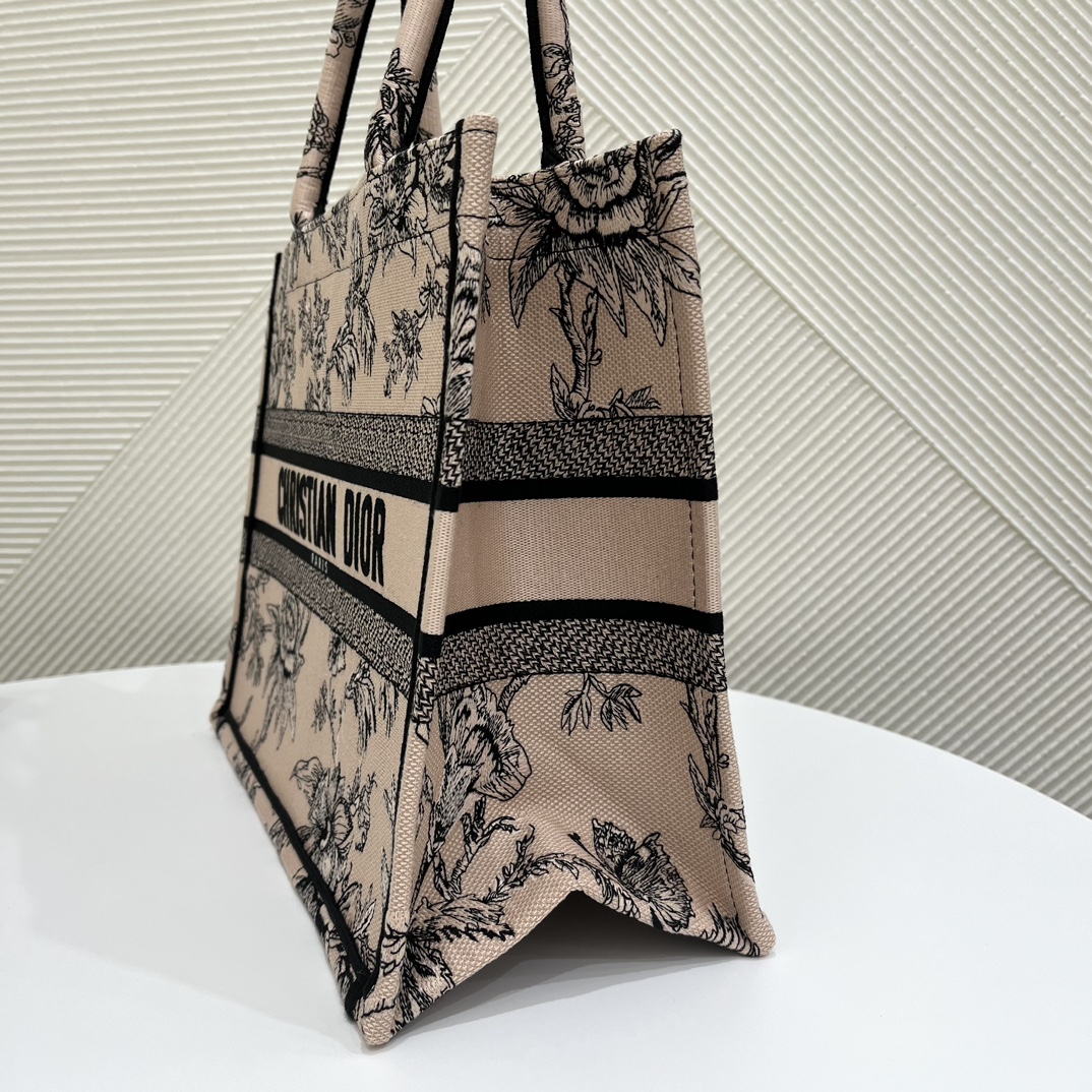 Medium Size, Latest Autumn-Winter Tote Series, Romantic Floral Pattern, Size: 36*18*28cm