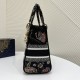 Lady's Latest Autumn-Winter Embroidered Series, Floral Embroidery, Size: 24*11*20cm