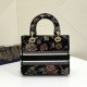 Lady's Latest Autumn-Winter Embroidered Series, Floral Embroidery, Size: 24*11*20cm