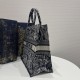 Tiger Embroidery Tote, Classic Color Scheme, Exquisite Tiger Jungle Embroidery, Large Size: 42*18*35cm