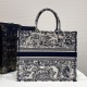 Tiger Embroidery Tote, Classic Color Scheme, Exquisite Tiger Jungle Embroidery, Large Size: 42*18*35cm