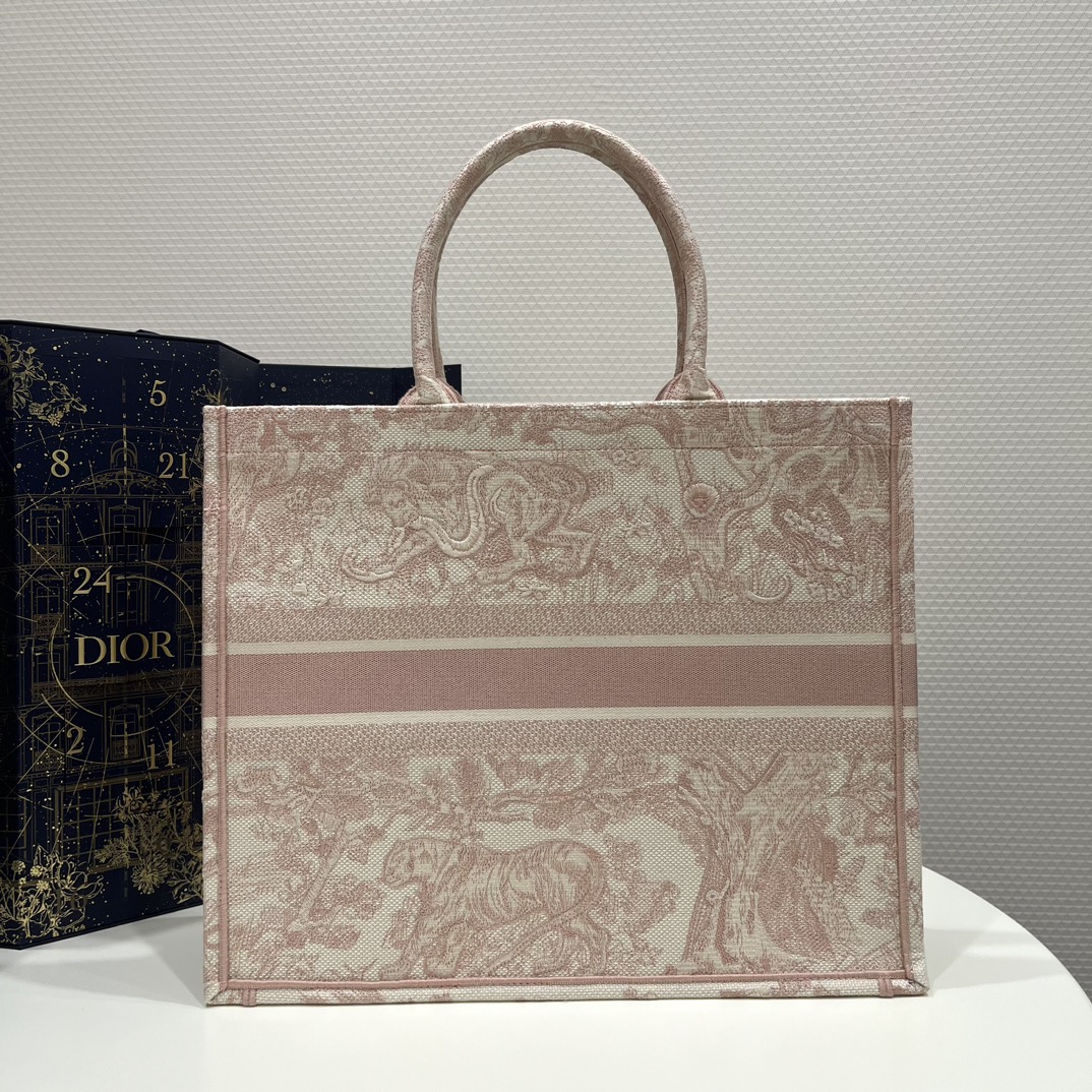 Tiger Embroidery Tote, Classic Color Scheme, Exquisite Tiger Jungle Embroidery, Large Size: 42*18*35cm