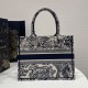 Tiger Embroidery Tote, Classic Color Scheme, Exquisite Tiger Jungle Embroidery, Medium Size: 36*18*28cm