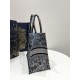 Medium Size Tote Spring-Summer Series, Countryside Style Pattern, Size: 36*18*28cm