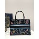 Medium Size Tote Spring-Summer Series, Romantic Floral Pattern, Size: 36*18*28cm