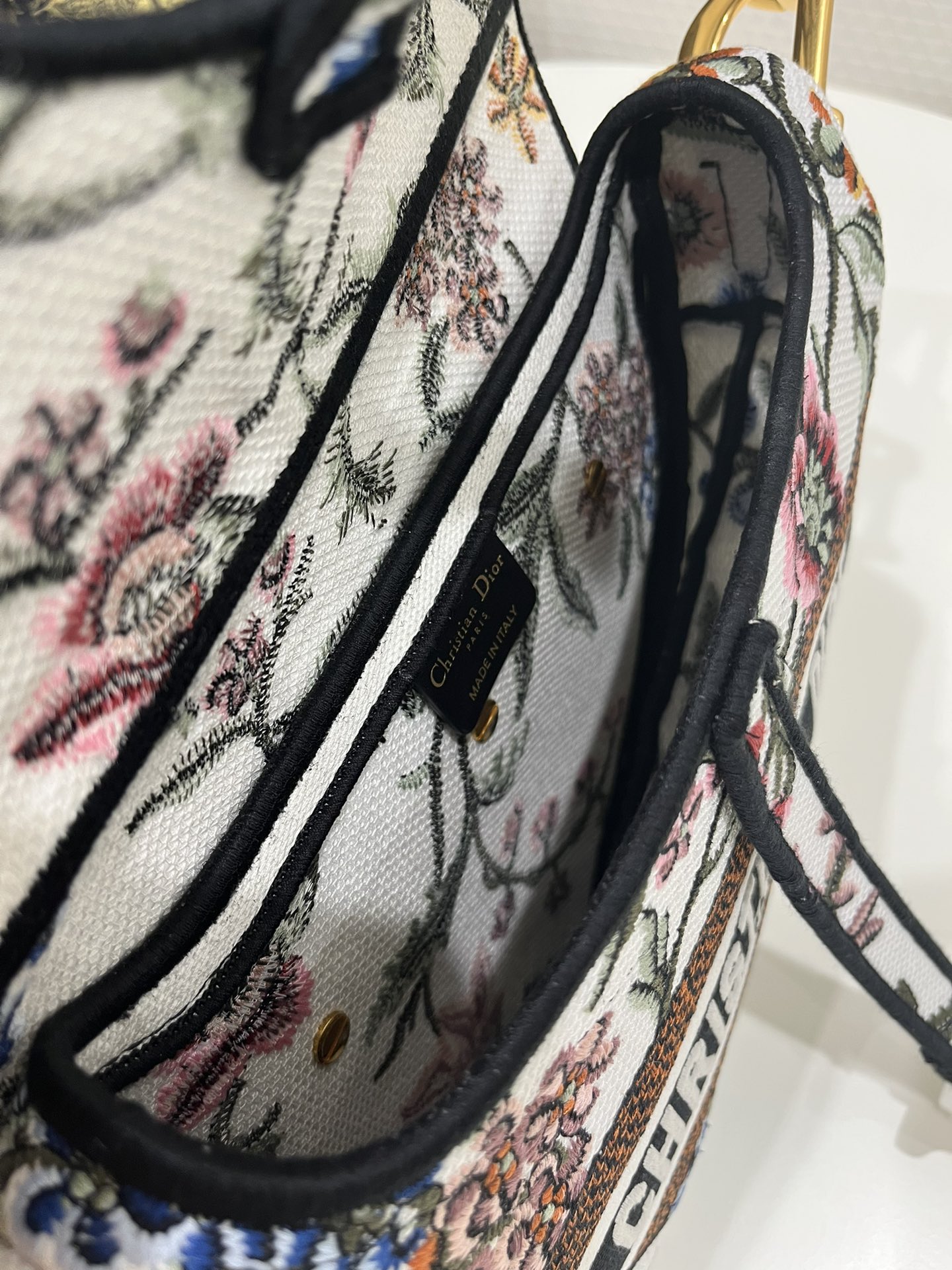 Saddle Bag Embroidered, Size: 25.5*6*20cm