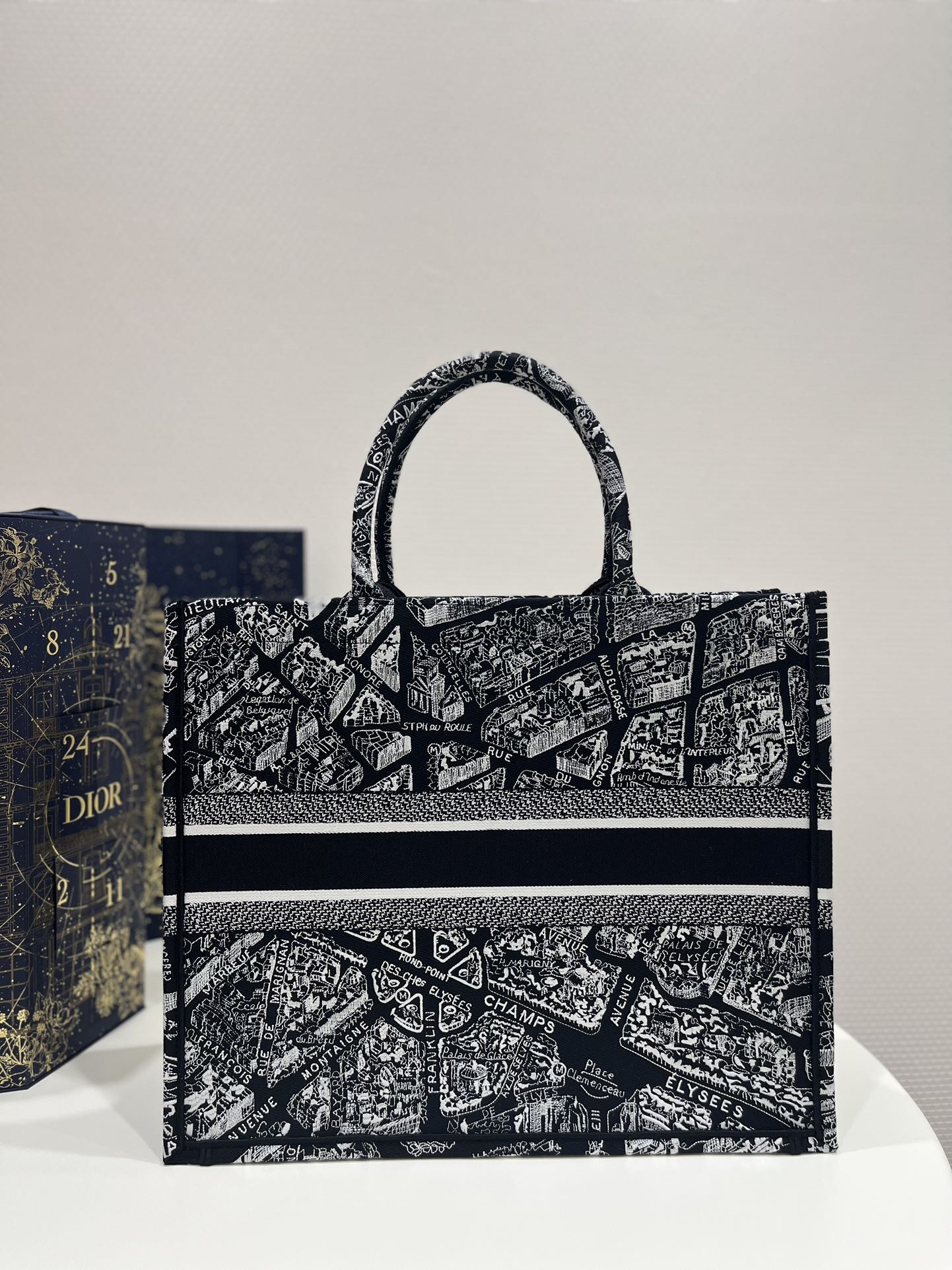 Large Size Tote Spring-Summer Series, Romantic Paris Map Pattern, Size: 42*18*35cm