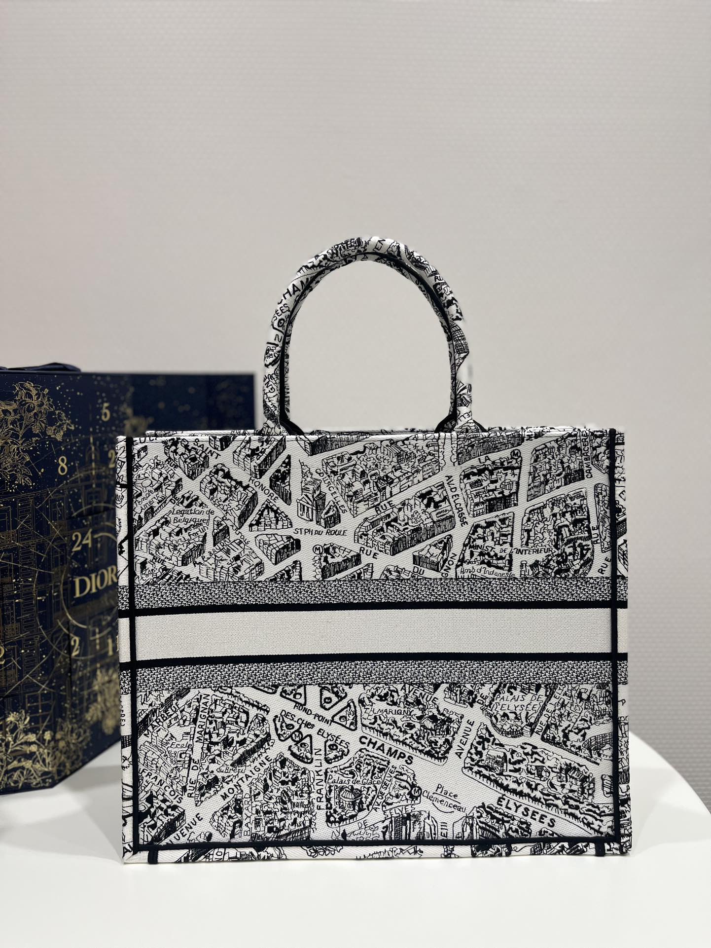 Large Size Tote Spring-Summer Series, Romantic Paris Map Pattern, Size: 42*18*35cm