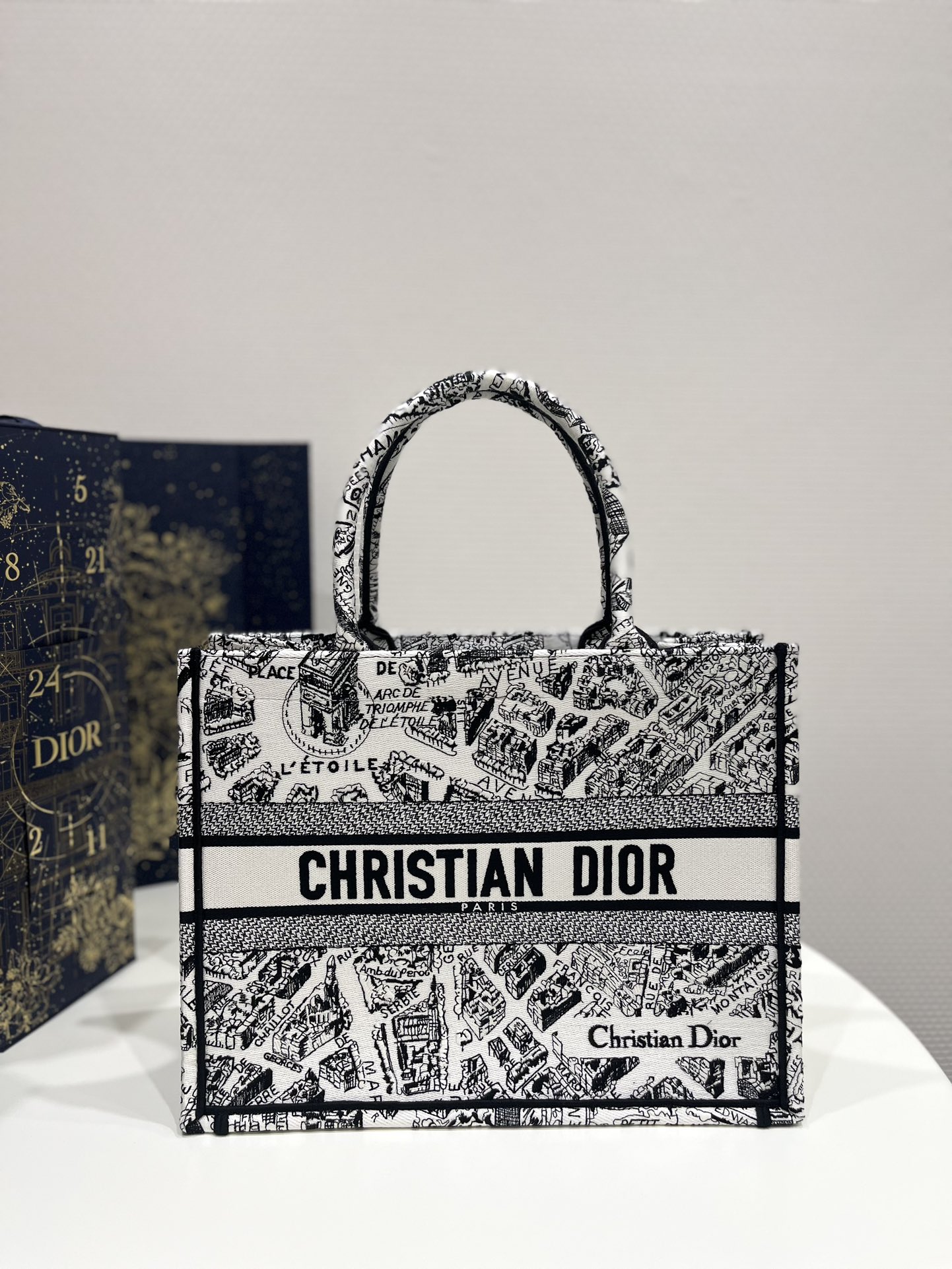 Medium Size Tote Spring-Summer Series, Romantic Paris Map Pattern, Size: 36*18*28cm