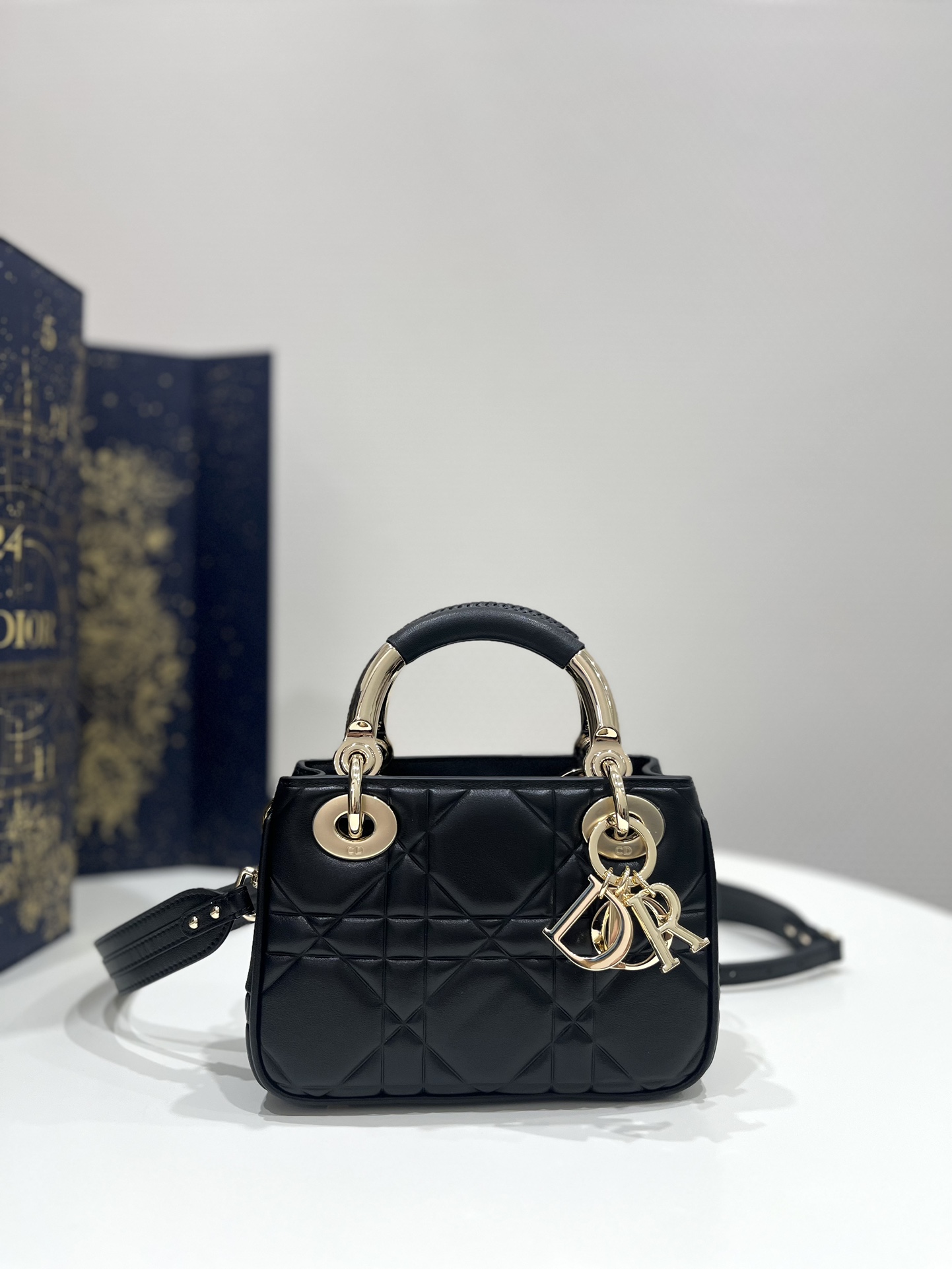 Black, LADY95-22 Mini Series, Lamb Leather, Size: 19*8*13cm  