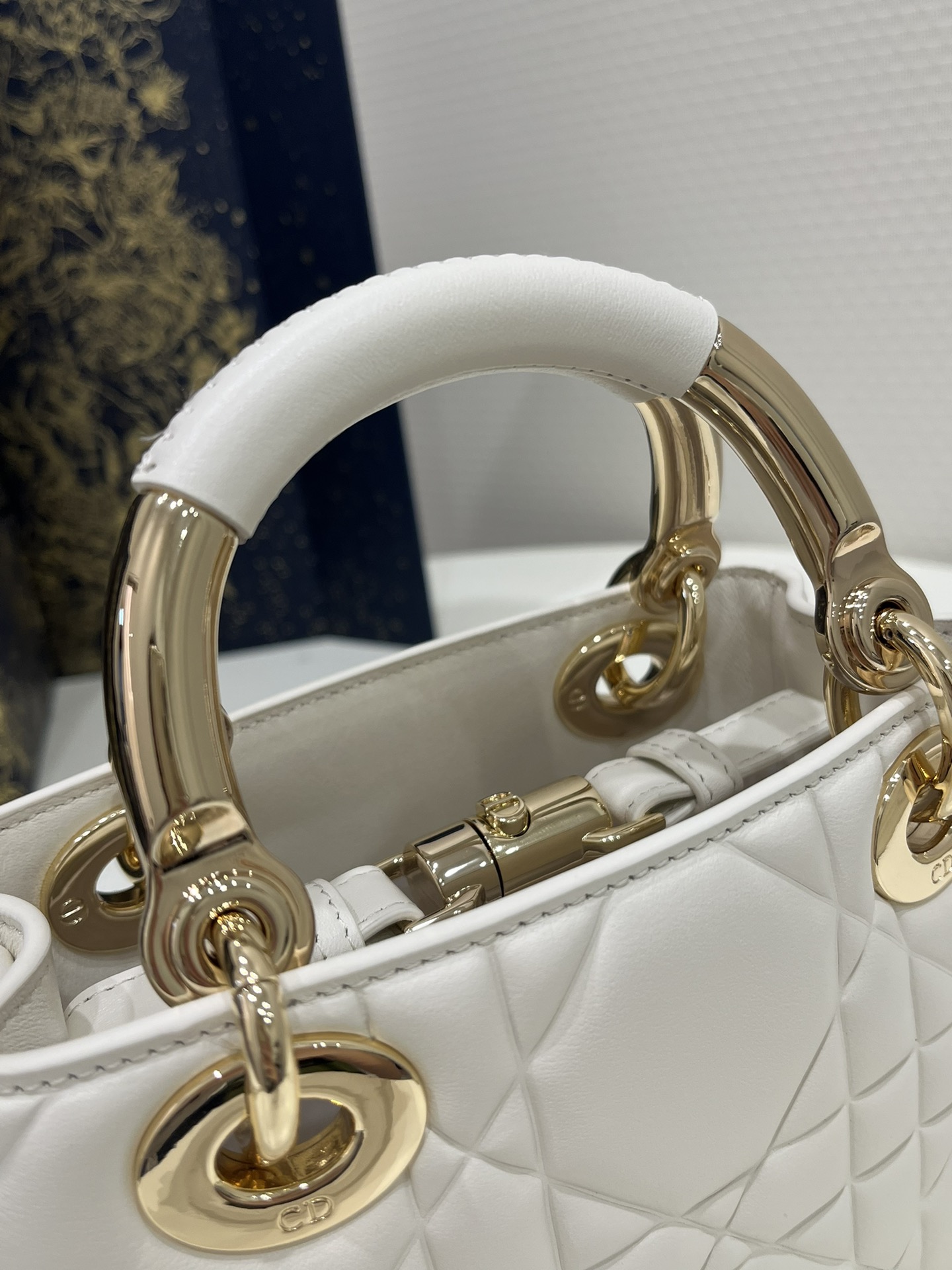 White, LADY95-22 Mini Series, Lamb Leather, Size: 19*8*13cm  