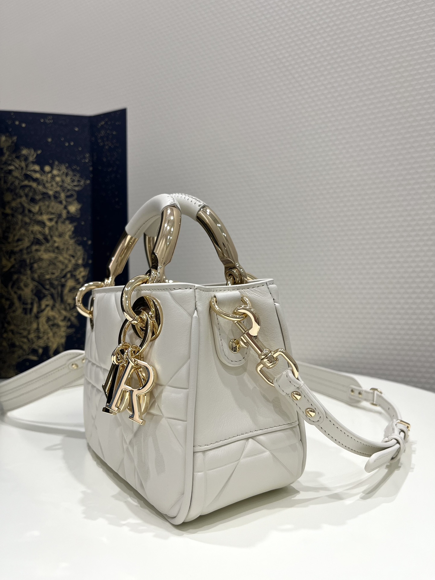 White, LADY95-22 Mini Series, Lamb Leather, Size: 19*8*13cm  