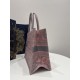 Medium Size, Tiger Embroidered Tote, Size: 36*18*28cm  