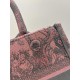 Small Size, Tiger Embroidered Tote, Size: 26*8*22cm  