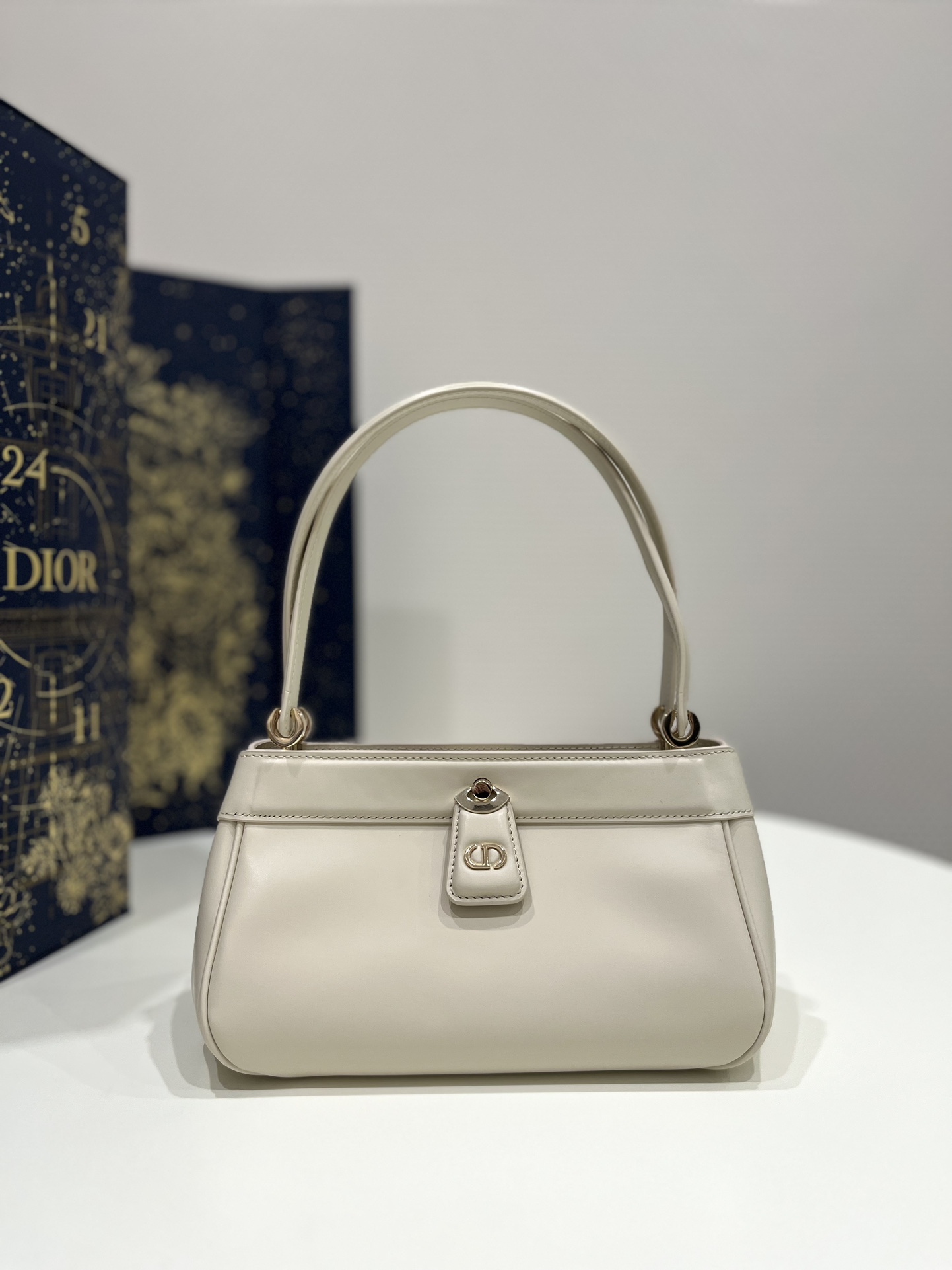 Small Size Cream Apricot, Key Handbag Series, Calfskin, Size: 22*12*12cm  