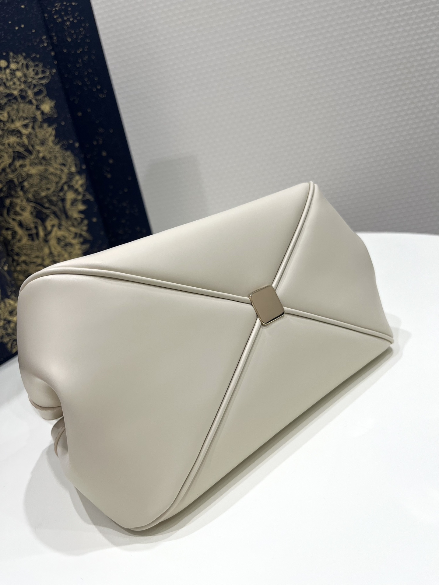 Small Size Cream Apricot, Key Handbag Series, Calfskin, Size: 22*12*12cm  