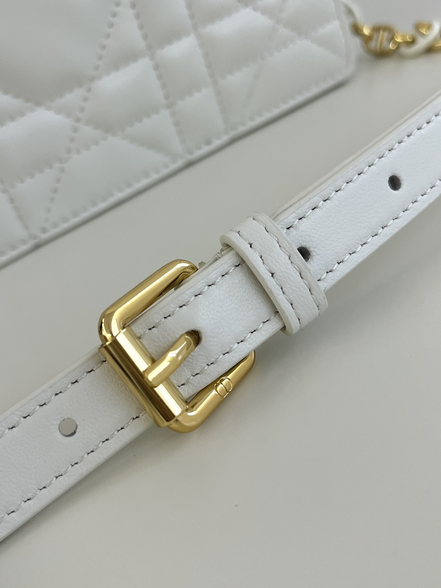 White, Miss Caro Chain Series, Sheepskin, Size: 19*5.5*13cm  