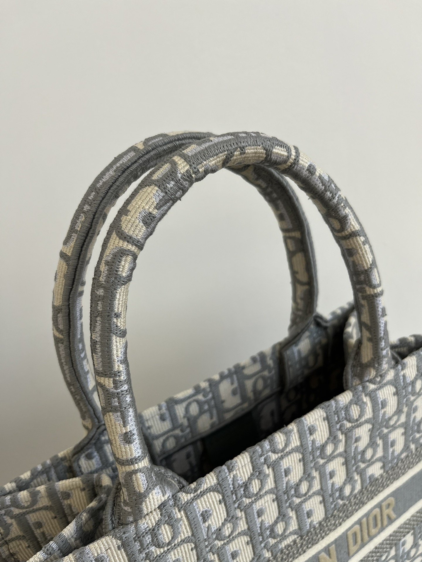 Small Dreamy Grey Tote, Size: 26*8*22cm  