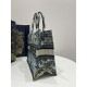 Medium Size, Tote Spring-Summer Series, Jungle Tiger Pattern, Size: 36*18*28cm  