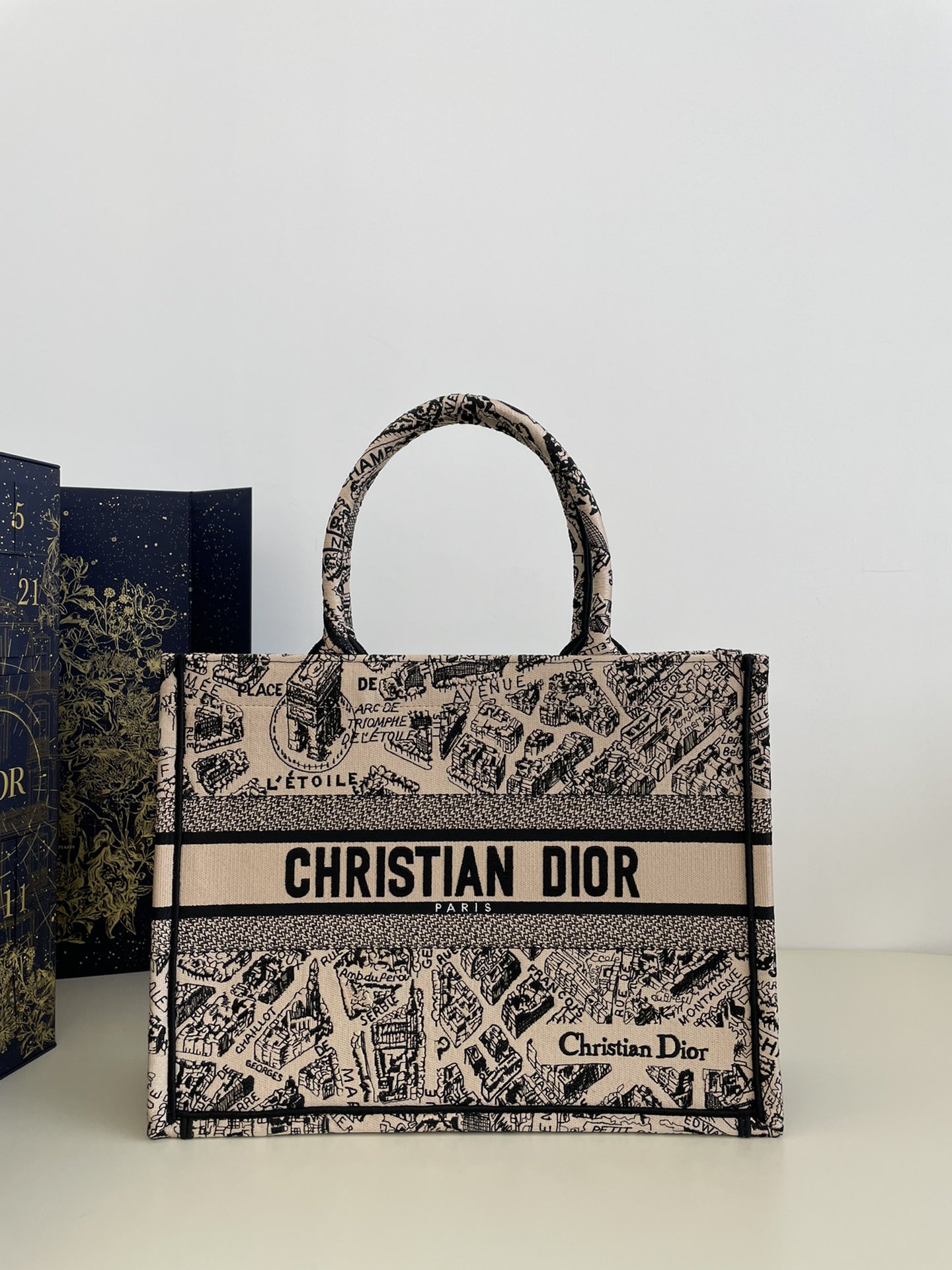 Medium Size, Spring/Summer Collection Tote with Romantic Paris Map Pattern, Size: 36*18*28cm