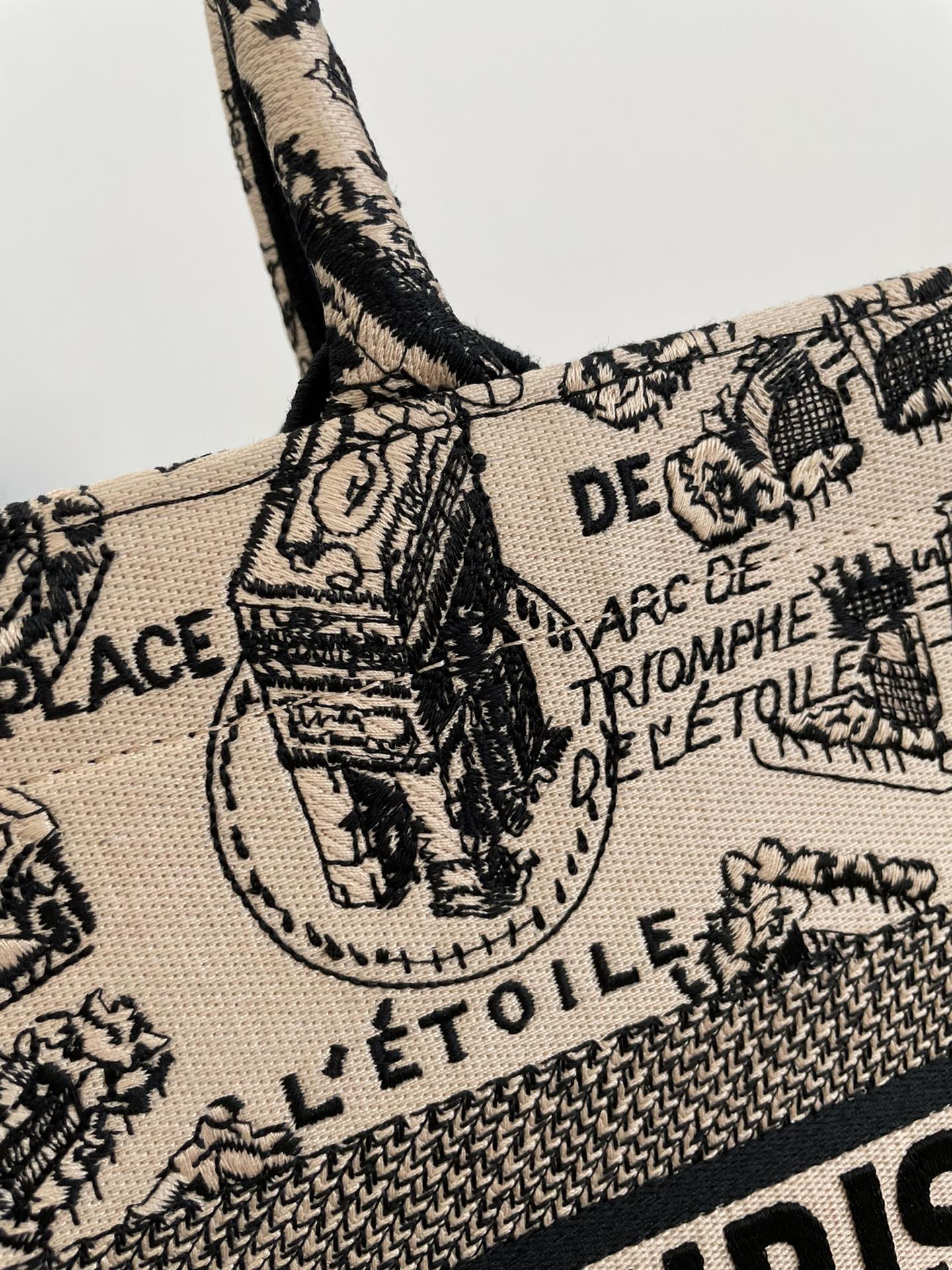 Medium Size, Spring/Summer Collection Tote with Romantic Paris Map Pattern, Size: 36*18*28cm