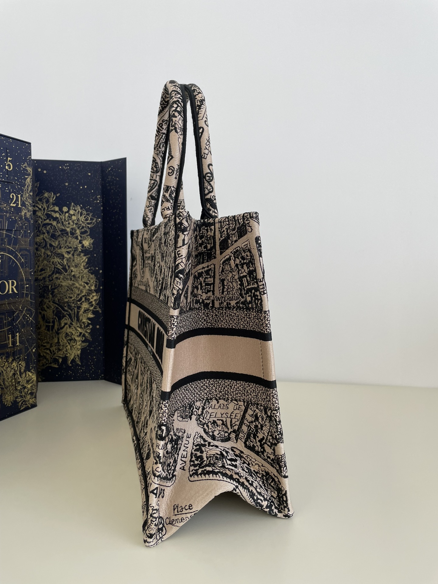 Medium Size, Spring/Summer Collection Tote with Romantic Paris Map Pattern, Size: 36*18*28cm