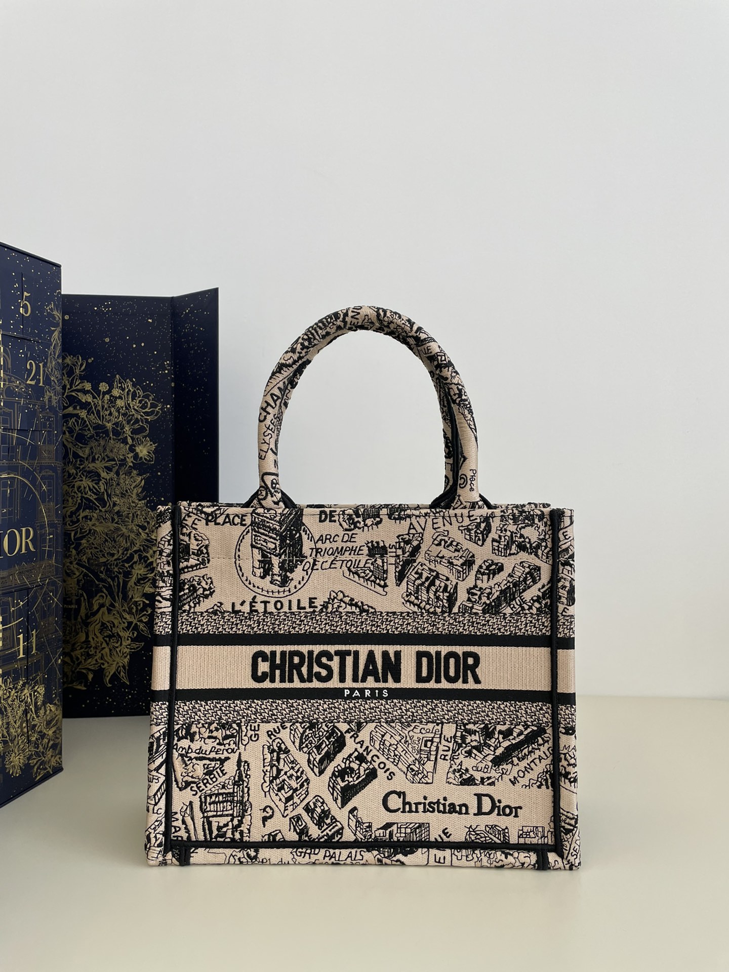 Small Size, Spring/Summer Collection Tote with Romantic Paris Map Pattern, Size: 26*8*22cm