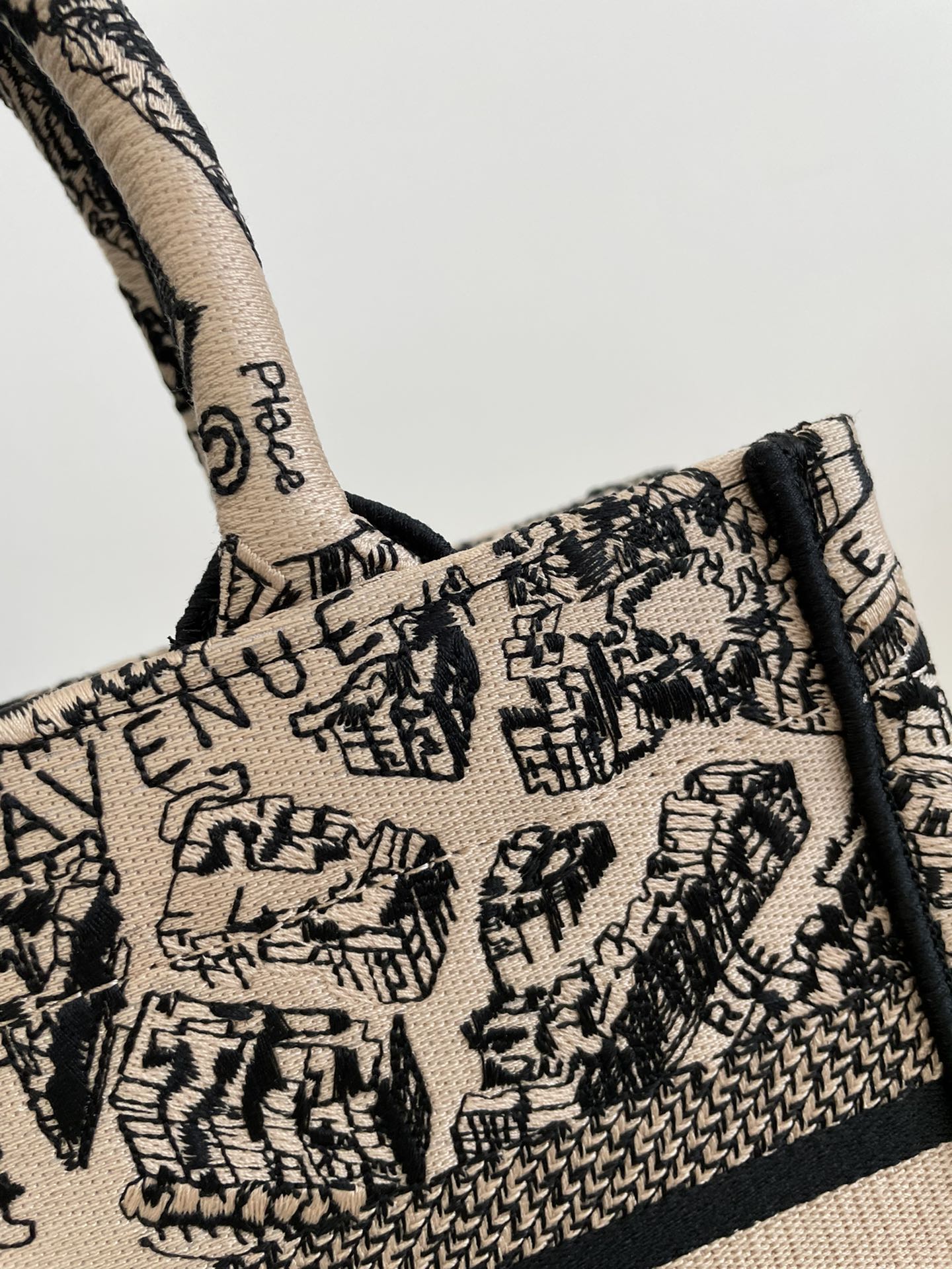 Small Size, Spring/Summer Collection Tote with Romantic Paris Map Pattern, Size: 26*8*22cm