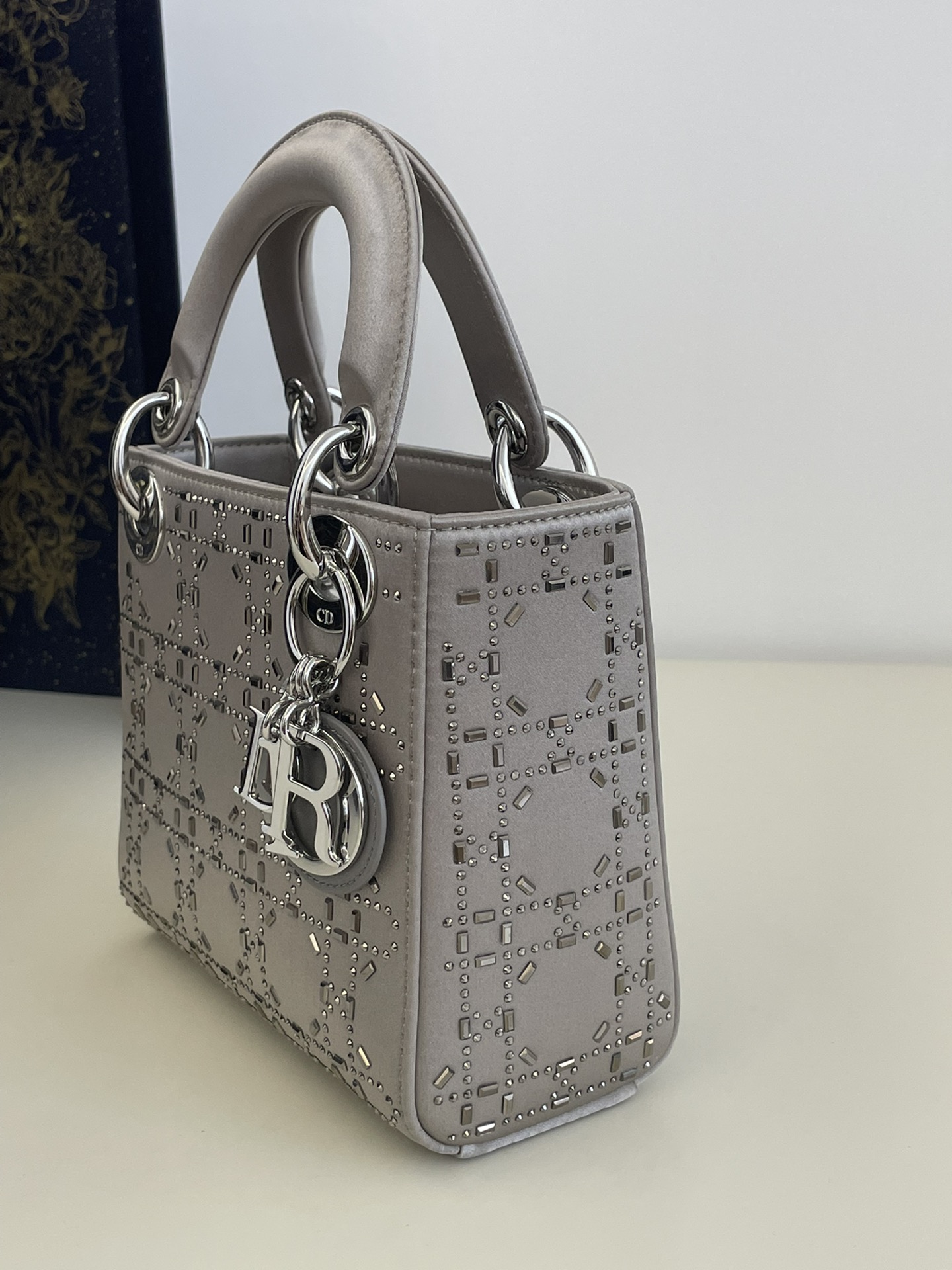 Lady Series Elegant Silk Bag, Size: 17*7*15cm