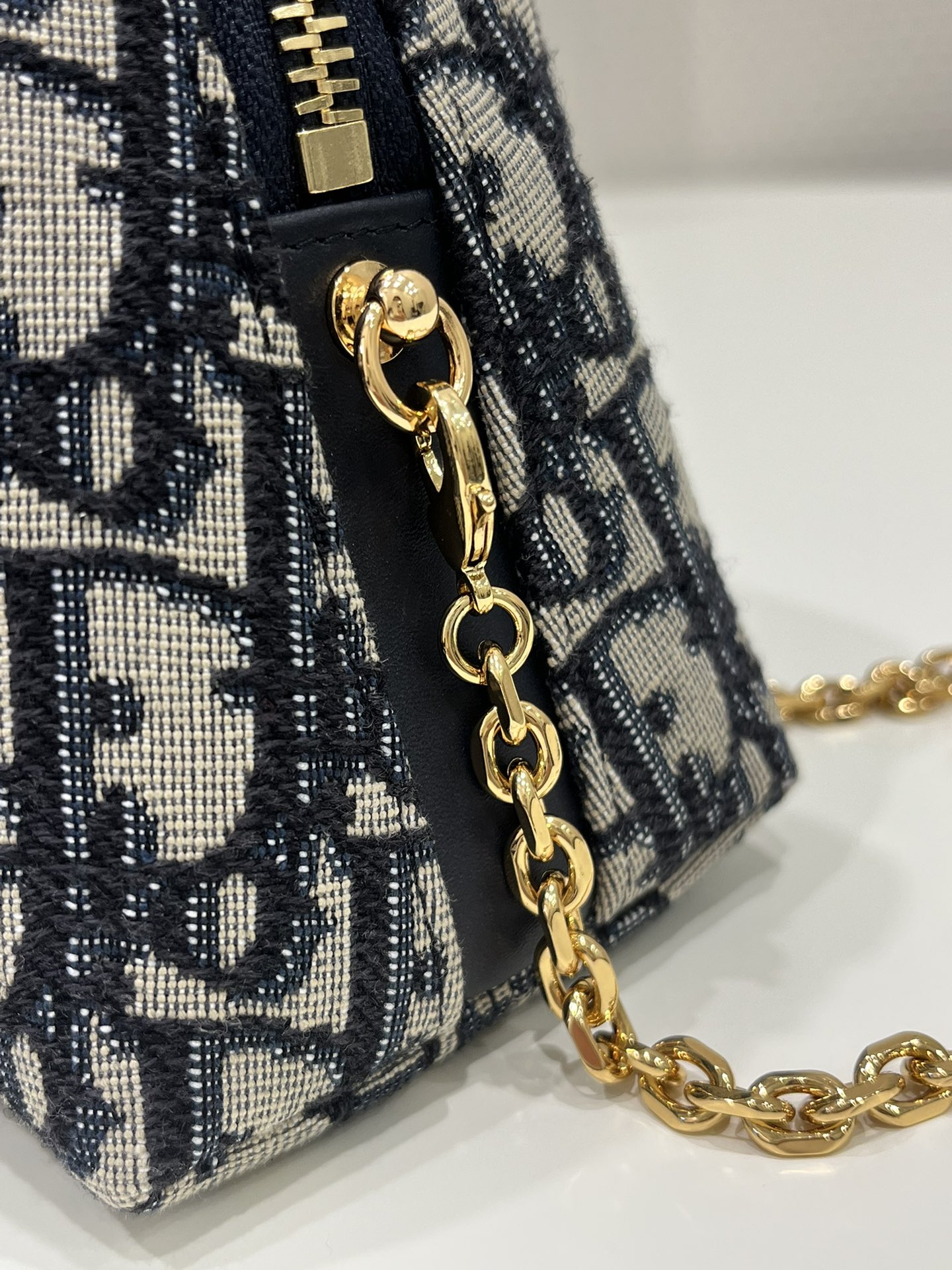 Montaigne Series Shell Chain Bag, Size: 21*8*12.5cm 