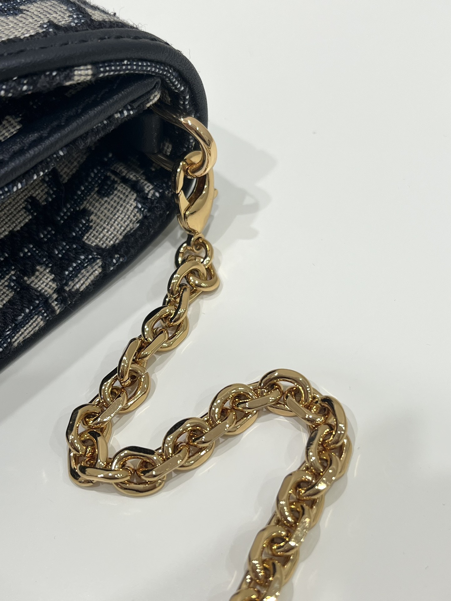 Bobby Series WOC Chain Bag, Size: 21.5*4*12cm 