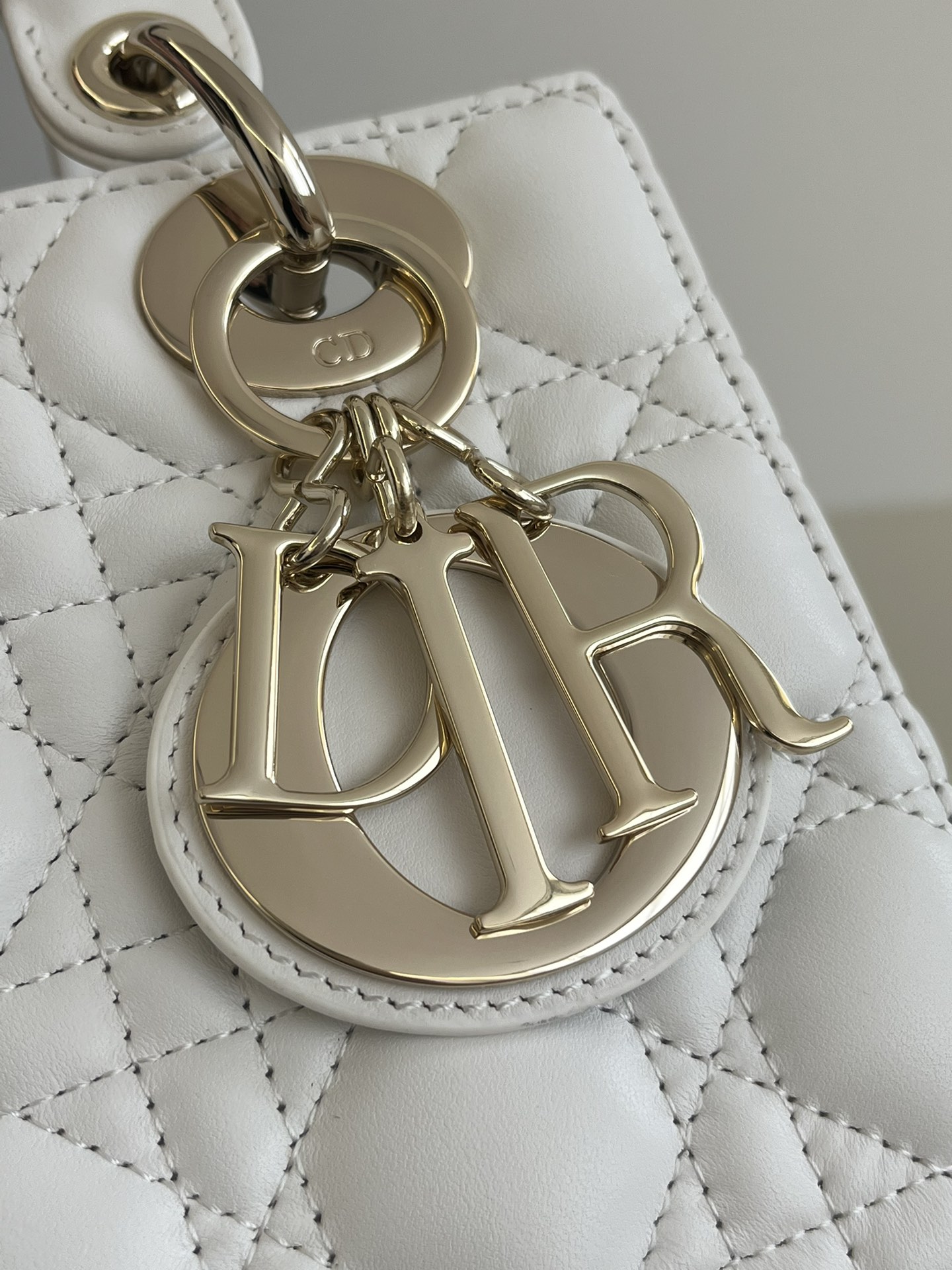 Lady Dior Four-Compartment Series, Letter Shoulder Strap, 6 Letters Included, Sheepskin, Size: 20*8*17cm