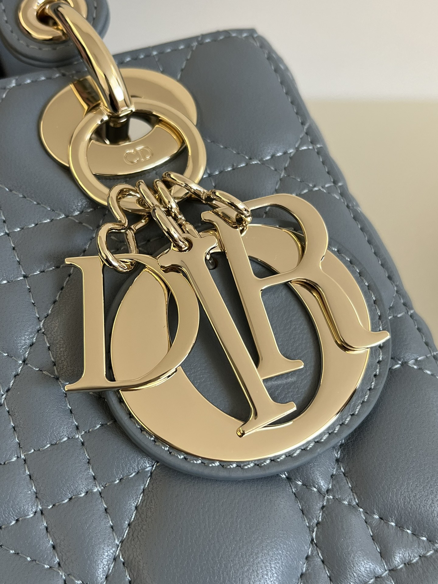 Lady Dior Four-Compartment Series, Letter Shoulder Strap, 6 Letters Included, Sheepskin, Size: 20*8*17cm