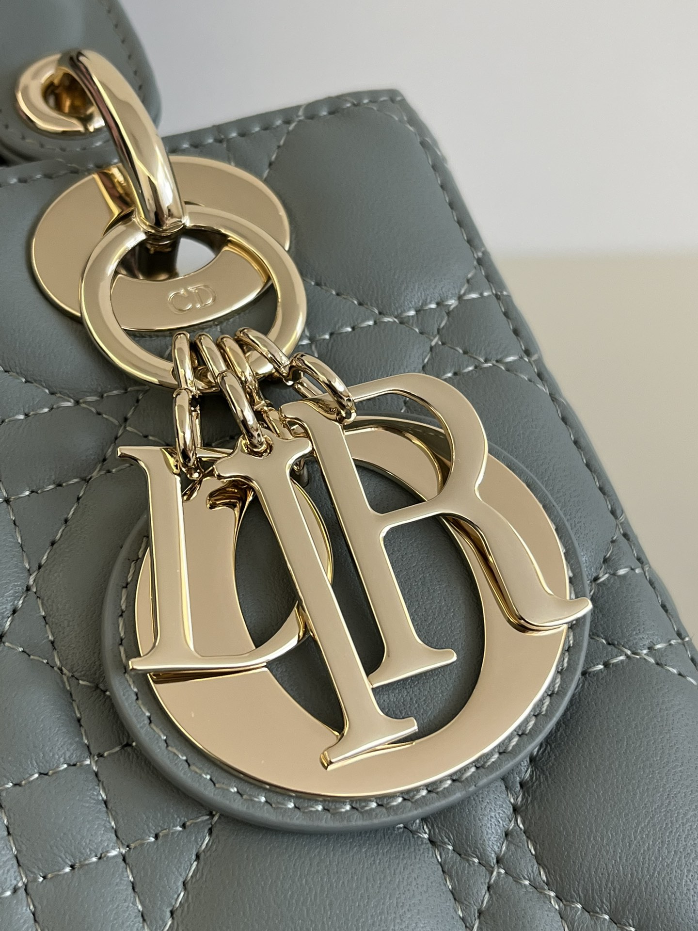 Lady Dior Four-Compartment Series, Letter Shoulder Strap, 6 Letters Included, Sheepskin, Size: 20*8*17cm