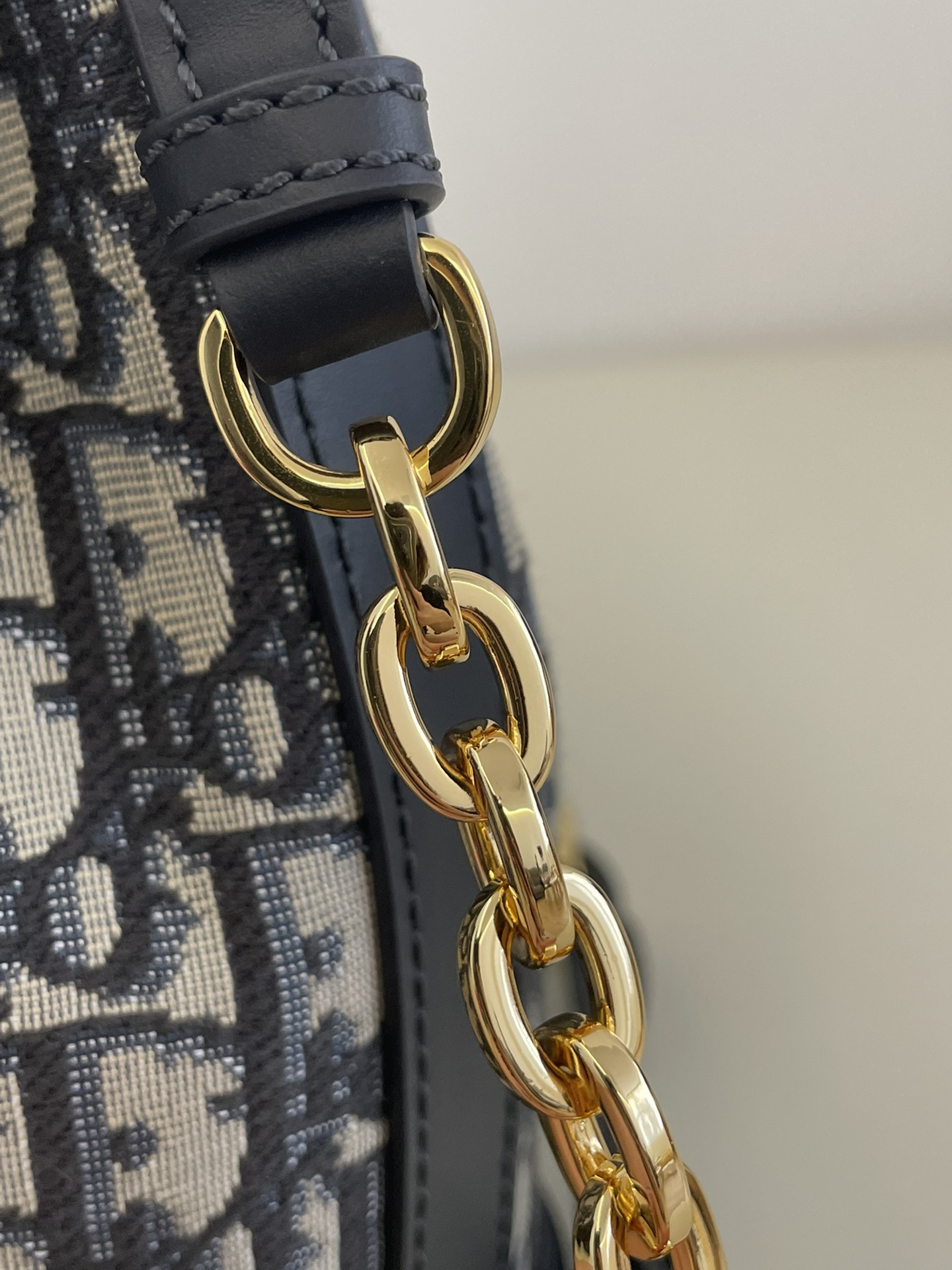 C'est Series, Medium, Detachable Chain Shoulder Strap, Size: 24*10*24.5cm