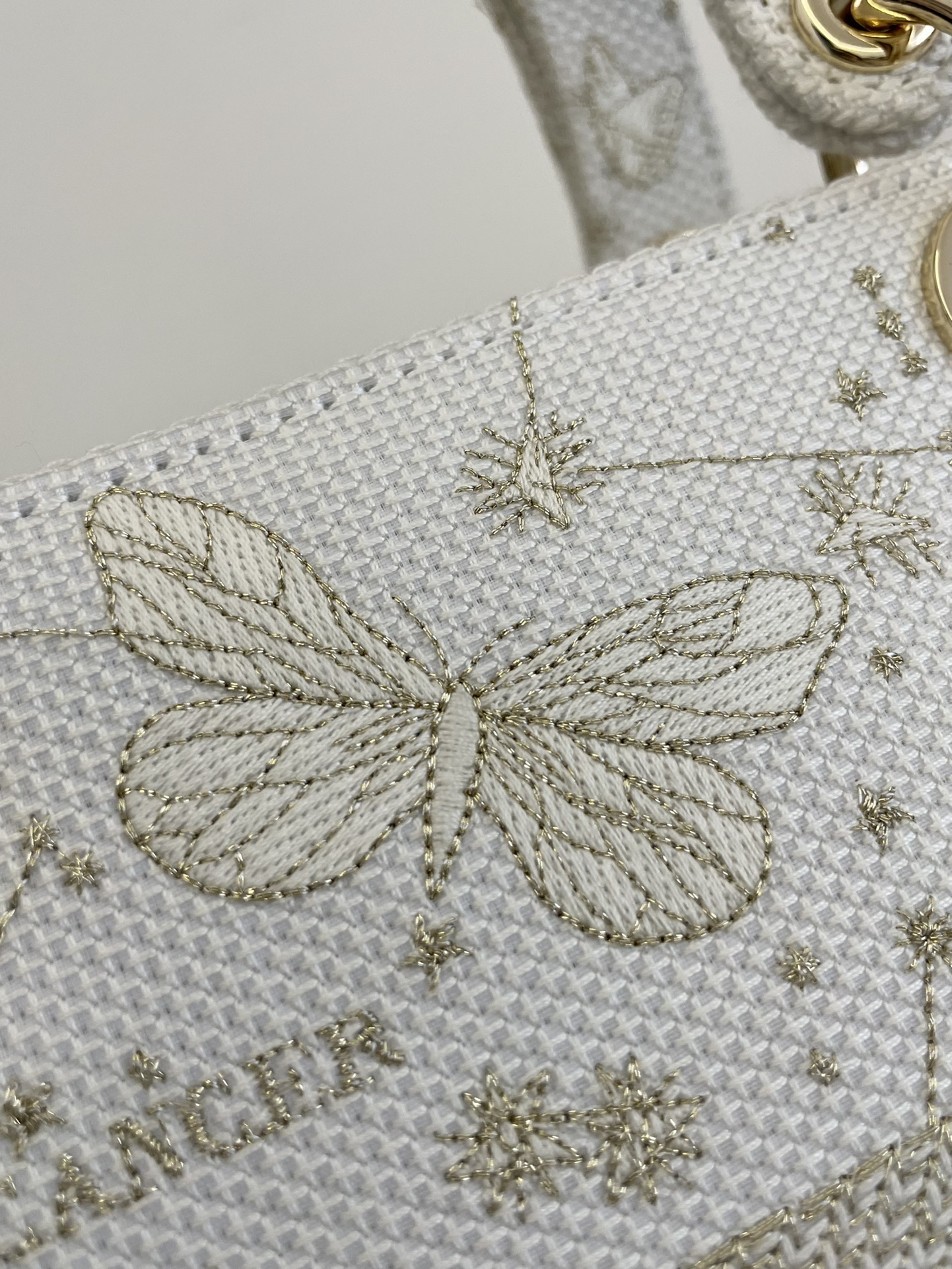 Lady Embroidered Five-Compartment Series, Exquisite Butterfly Embroidery, Size: 24*11*20cm