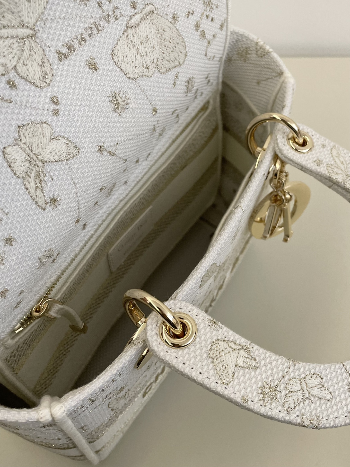 Lady Embroidered Five-Compartment Series, Exquisite Butterfly Embroidery, Size: 24*11*20cm